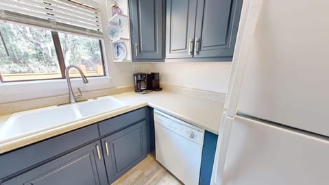 Edisto-On-My-Mind-Kitchen