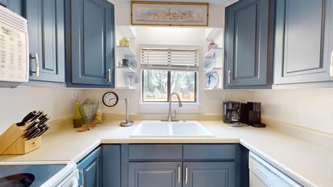 Edisto-On-My-Mind-Kitchen