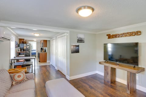 Chattanooga Vacation Rental | 1BR | 1BA | 672 Sq Ft | Stairs Required