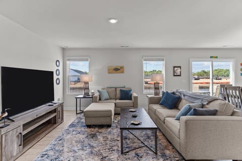 Smart TV and plenty of light