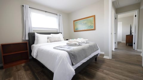 Toiletries and towels are readily available upon check-in, ensuring a hassle-free and comfortable stay. Everything you need for personal care is provided, so you can settle in and relax without worrying about a thing.