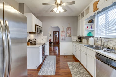 Kitchen | Toaster | Blender | Spices | 1st Floor