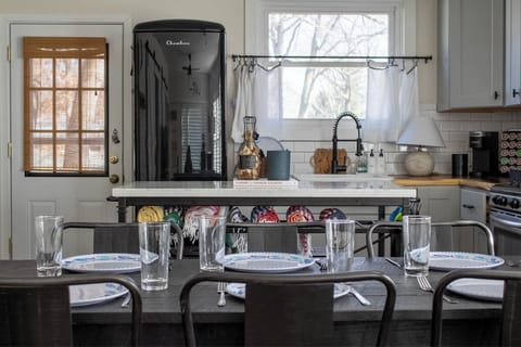 Classic charm meets cottage style in this adorable kitchen!