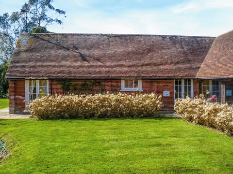 Exterior | Cottage 5 - Oaklands Farm, East Tytherley