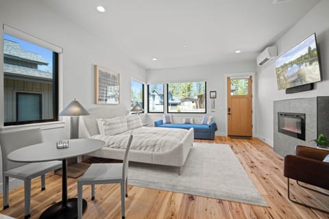 18157 Forestbrook-57