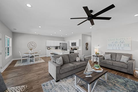 Living area, Kitchen, dining