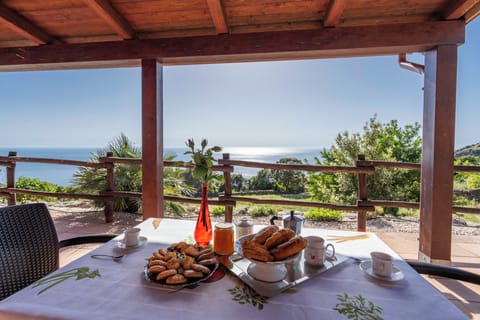 La veranda e la vista mare