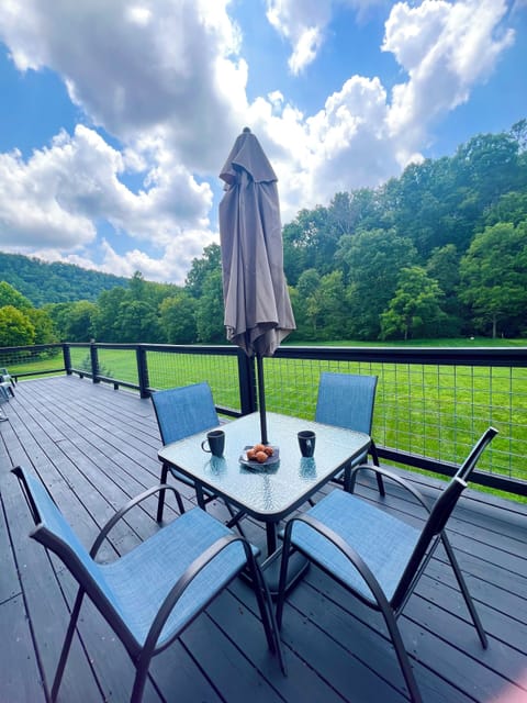 Large back deck overlooking the beauty of nature