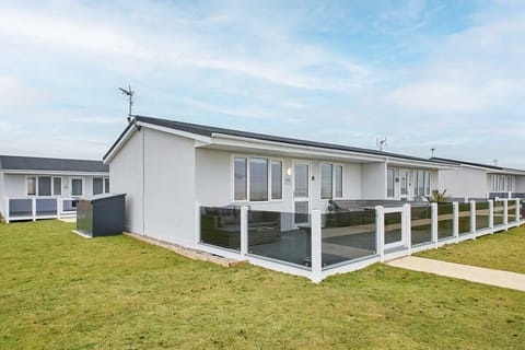 Sea View Road, Wilsthorpe - Host & Stay