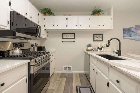 Kitchen - Newly remodel kitchen w/new stainless steel appliances