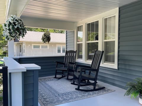 AM coffee in the shade. Wonderful!