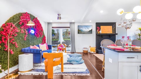Lively living area, bold and entertaining.