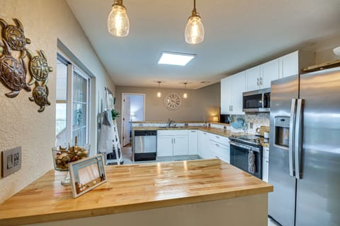 Kitchen | Cooking Basics | Keurig & Drip Coffee Maker