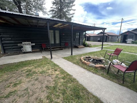 Cabin202220Exterior202