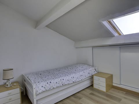 Building, Property, Comfort, House, Wood, Interior Design, Architecture, Flooring, Rectangle