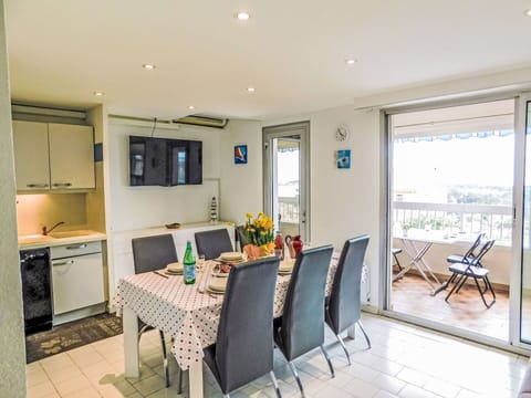 Furniture, Interior Design, Flooring, Floor, Kitchen & Dining Room Table, Chair, Table, Apartment, Room, Home