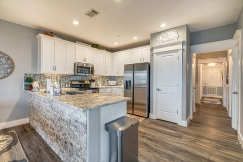 Kitchen | Lake Travis Views | Central Air Conditioning