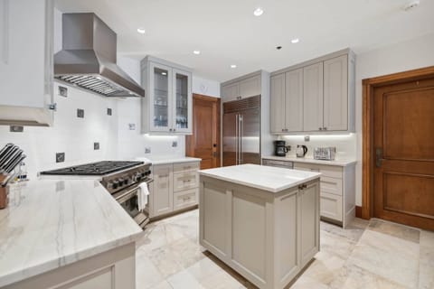 1706830895717-2115-16