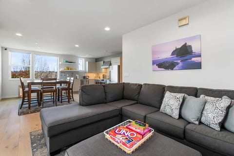 Building Lobby &amp; Kitchen