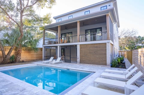 The Ship's Belle - Best place to be after a hot day at the beach! Relax and unwind.