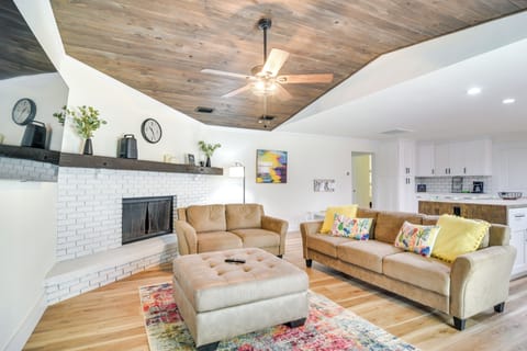 Tampa Vacation Rental | 5BR | 3BA | 2,374 Sq Ft | 1 Step to Enter