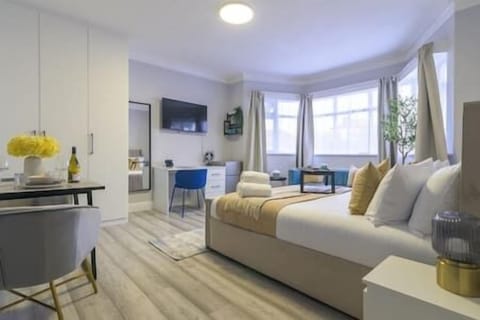 C01c25dc 81b3 4450 8b2c ac654819c423