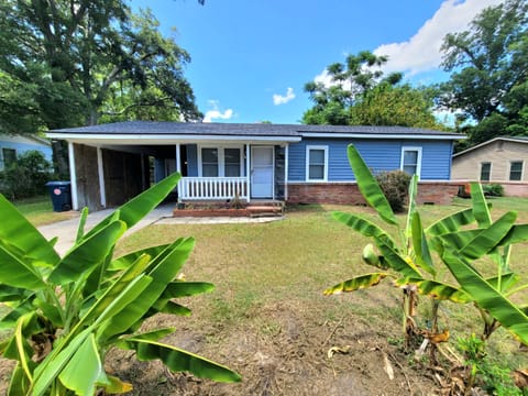 Front of the Home. 3 bedrooms 1 Bath.