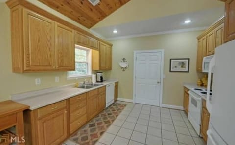 You'll have everything you need to prepare and serve your favorite meals.