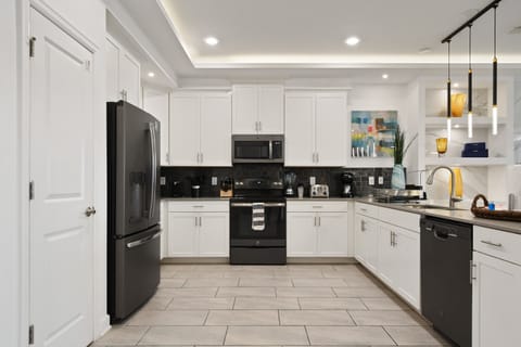 2903 Fable Street - 13.jpg