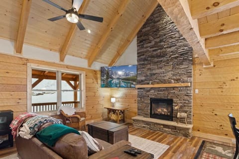 Welcome to Cozy Rustic Cabin