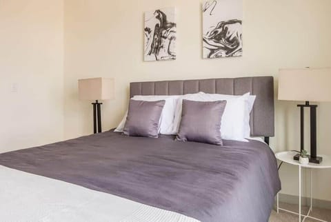 Stunning Nulu 1BR CozySuites 02