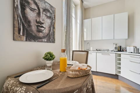 The kitchen and dining area