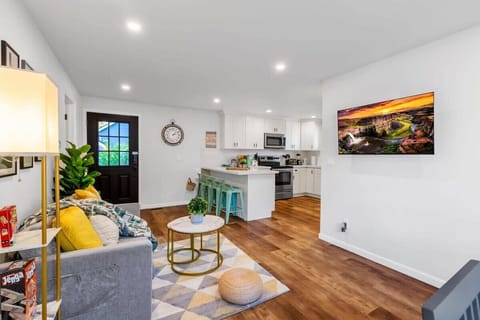 Watch your favorite movie with family together!