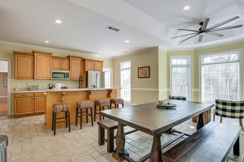 Dining Area | Main Level | Dishware & Flatware Provided