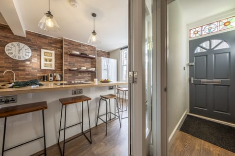 Welcome to 40 Parsonage Street, Cambridge