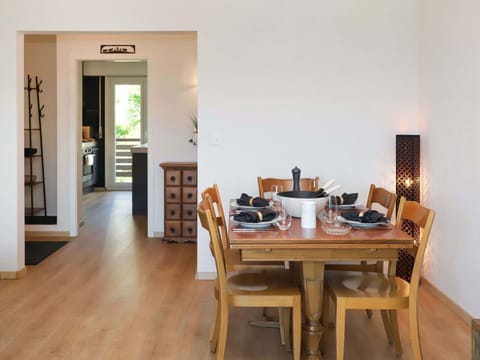 Table, Furniture, Chair, Door, Wood, Building, Flooring, Floor, Wood Stain, Real Estate