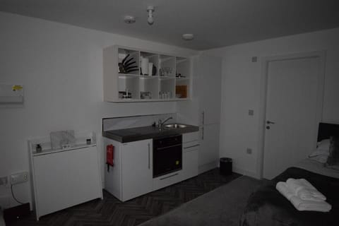 Well Equipped Kitchenette