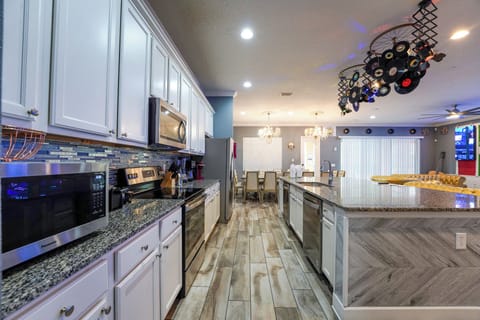 fully equipped kitchen