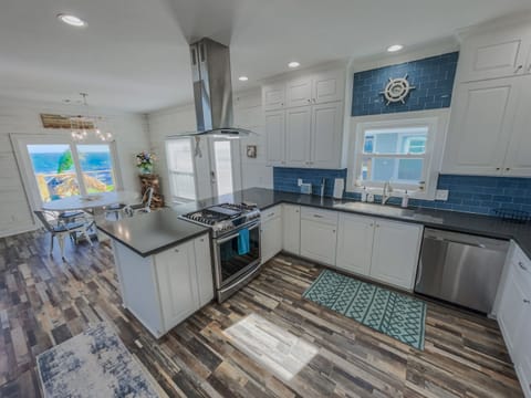 Well equipped Kitchen set to for your cooking adventures