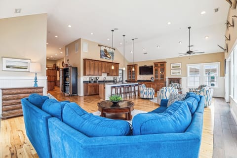 Upper Level,Living Area,