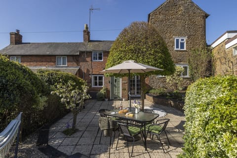 Orchard Cottage - StayCotswold