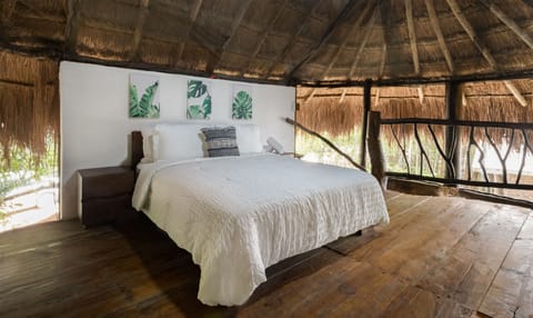 Nestle in Nature: Your Jungle Bedroom  fully equipped with queen size bed & tv