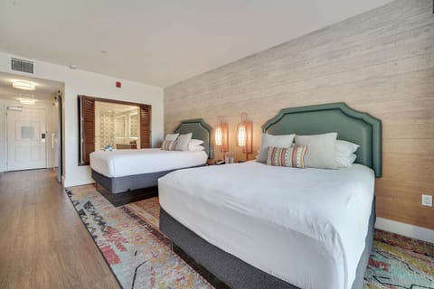 Junior Suite Firepit