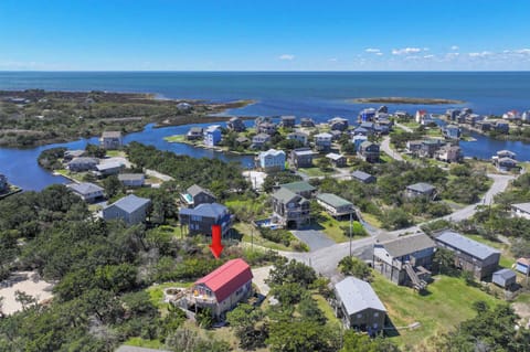 Beach Day Retreat’s ideal location puts you within a bike ride or less than a 10-minute walk to the ocean beaches, and only 5 minutes away from the sound.