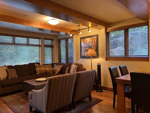 Living Room/Dining Room