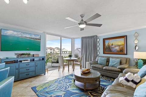 24-Mainsail-433-Living