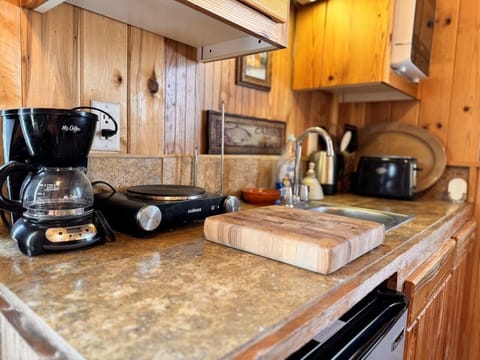 Your own mini kitchen to prepare meals before a day out exploring