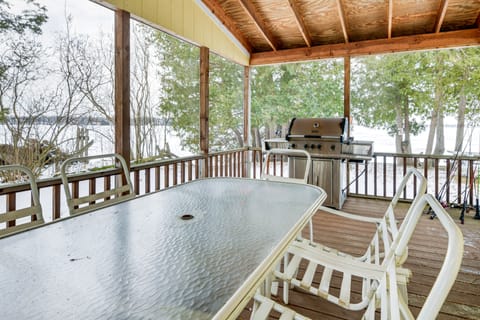 Screened Porch | Water Views | Gas Grill | Outdoor Dining Areas