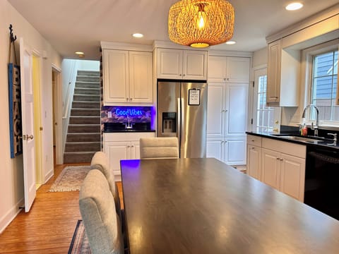 main house kitchen 3