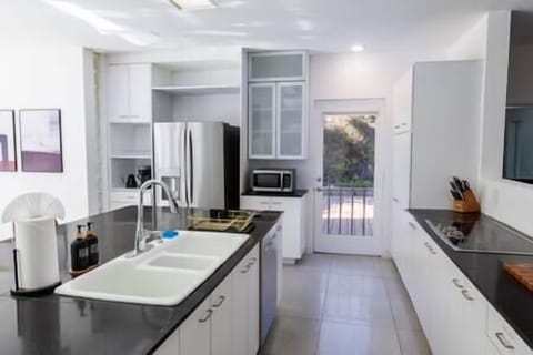 Kitchen equipped with everything you need to be the Gordon Ramsay of your group!